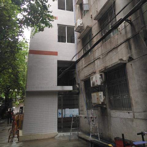熱心大媽調(diào)解視頻報道，社區(qū)和諧新力量展現(xiàn)