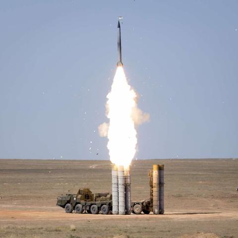 俄軍最新戰(zhàn)機(jī)性能強(qiáng)大，重塑空中力量平衡